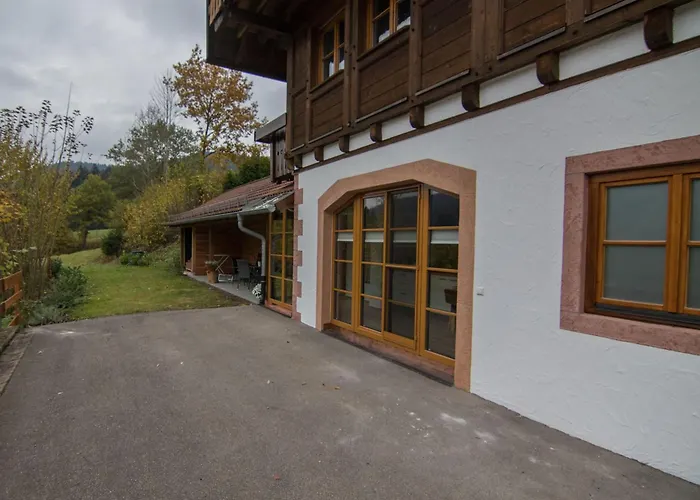 Maulbetsch Apartment *