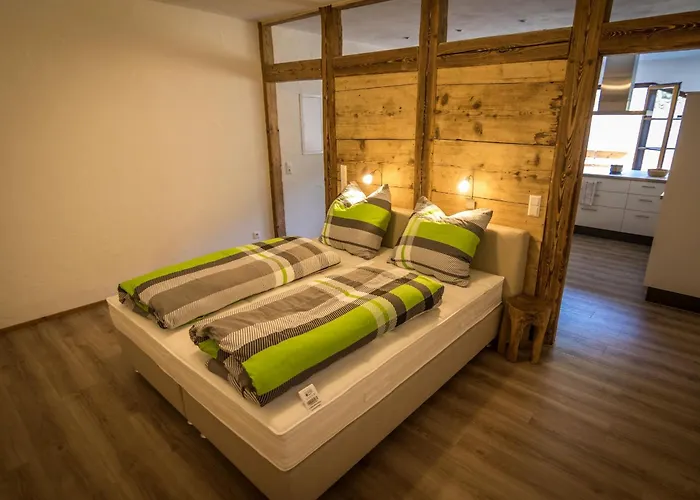 Maulbetsch Apartment *